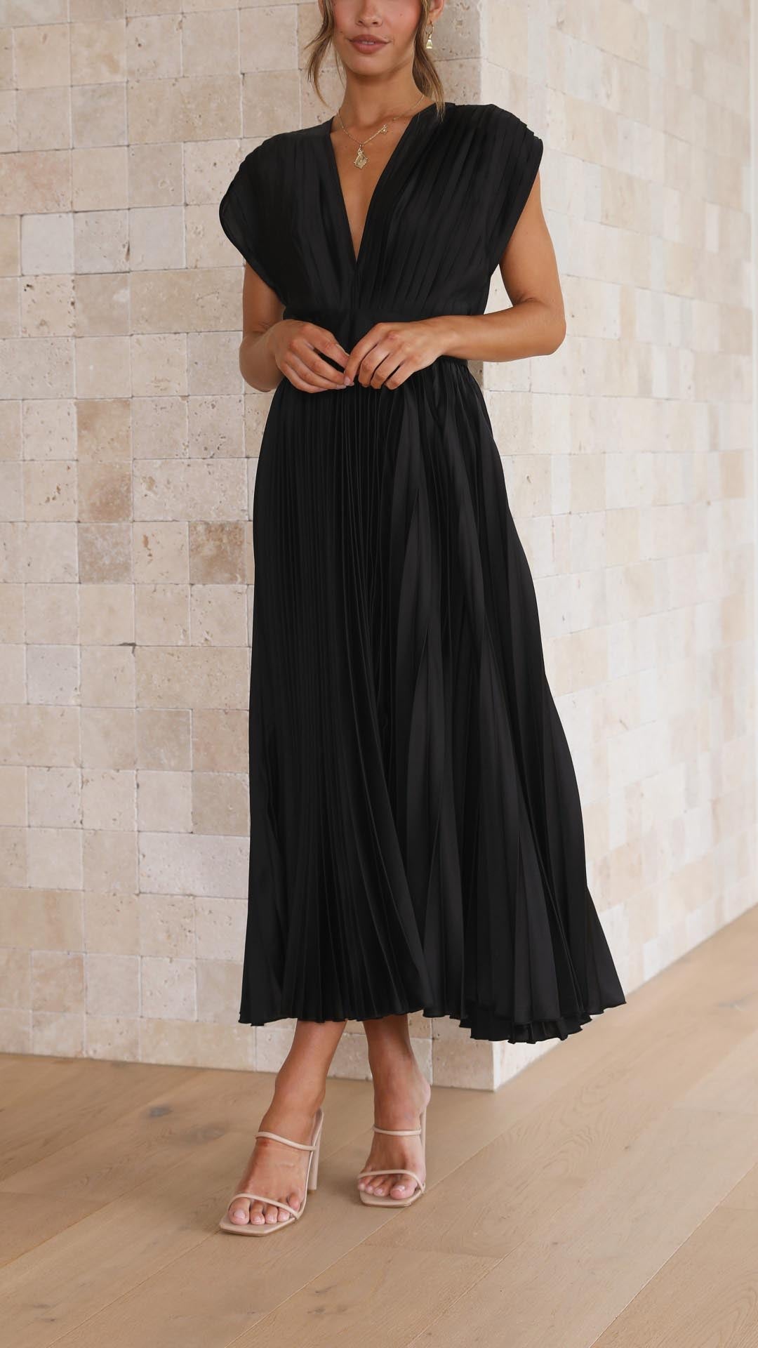 Women's Pleated Maxi Dress